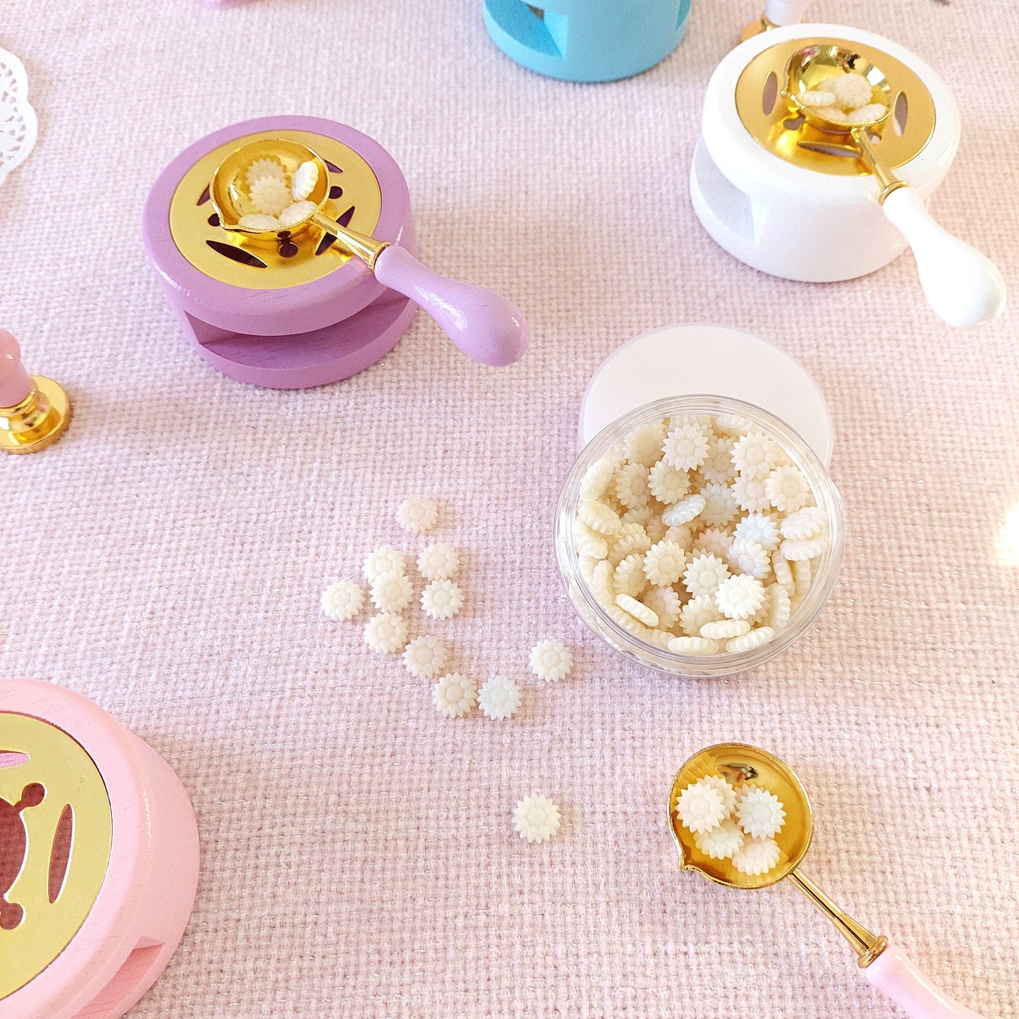 Iridescent Pearl Sunflower Sealing Wax - The Kawaii Nest